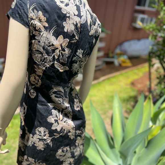 Vintage Guess Collection Black and Cream Floral Short Sleeve Dress - Picture 5 of 10